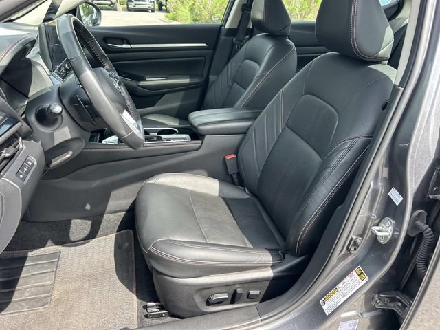Used 2024 Nissan Altima 2.5 SR w/ SR Premium Package AWD/4WD image 30