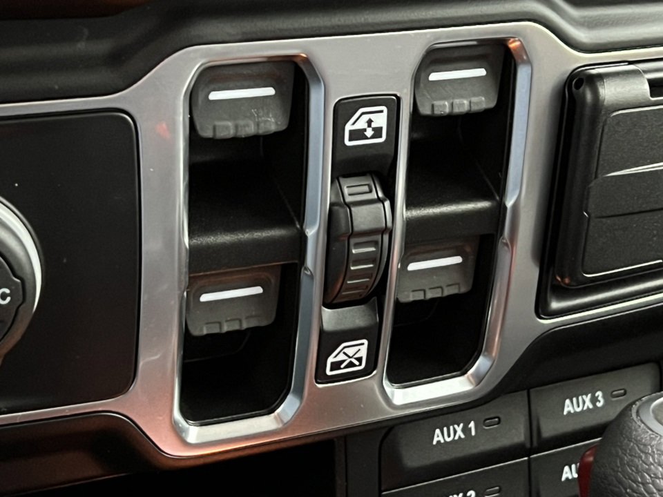 Used 2021 Jeep Wrangler Unlimited Sport image 25