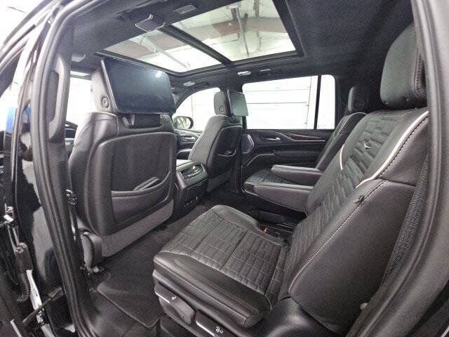 Used 2023 Cadillac Escalade ESV Premium Luxury Platinum AWD/4WD image 27