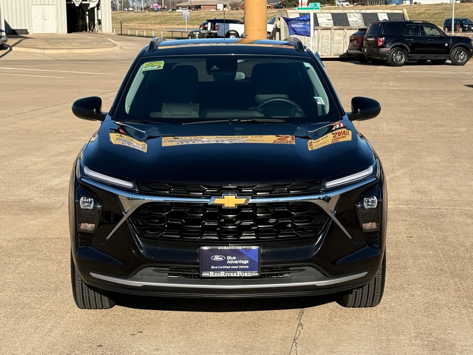 Used 2025 Chevrolet Trax LT w/ LT Convenience Package image 8