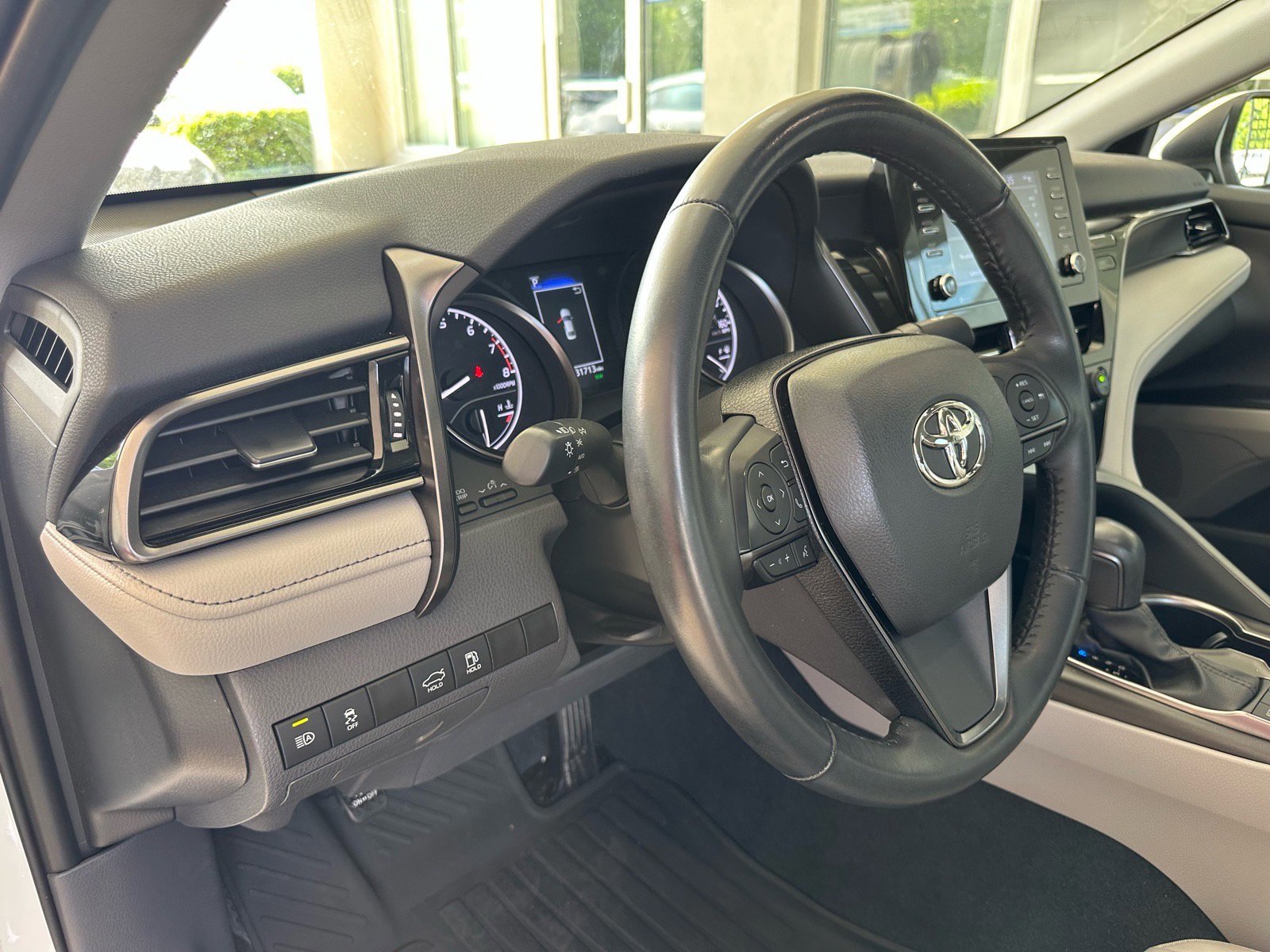 Used 2023 Toyota Camry SE w/ Convenience Package image 17