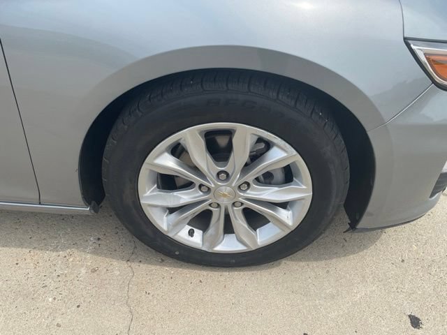 Used 2024 Chevrolet Malibu LT FWD image 2
