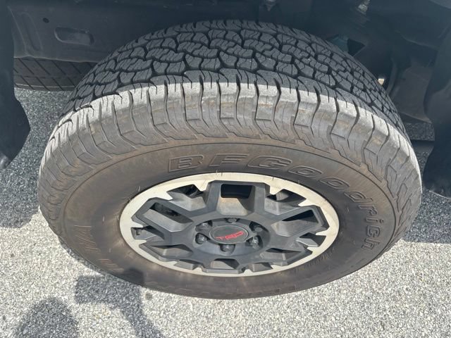 Used 2024 Toyota Tacoma TRD Off-Road w/ TRD Off Road Upgrade Package AWD/4WD image 3