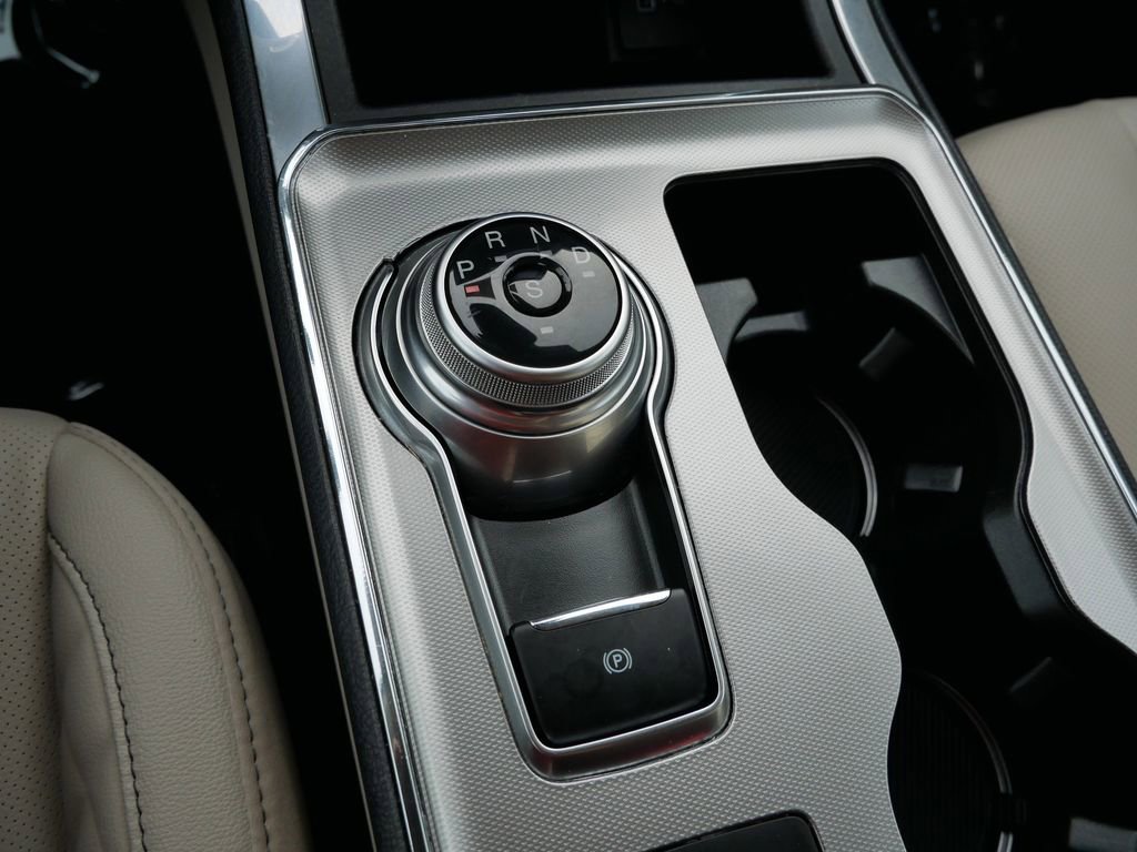 Certified 2024 Ford Edge Titanium w/ Titanium Elite Package image 25