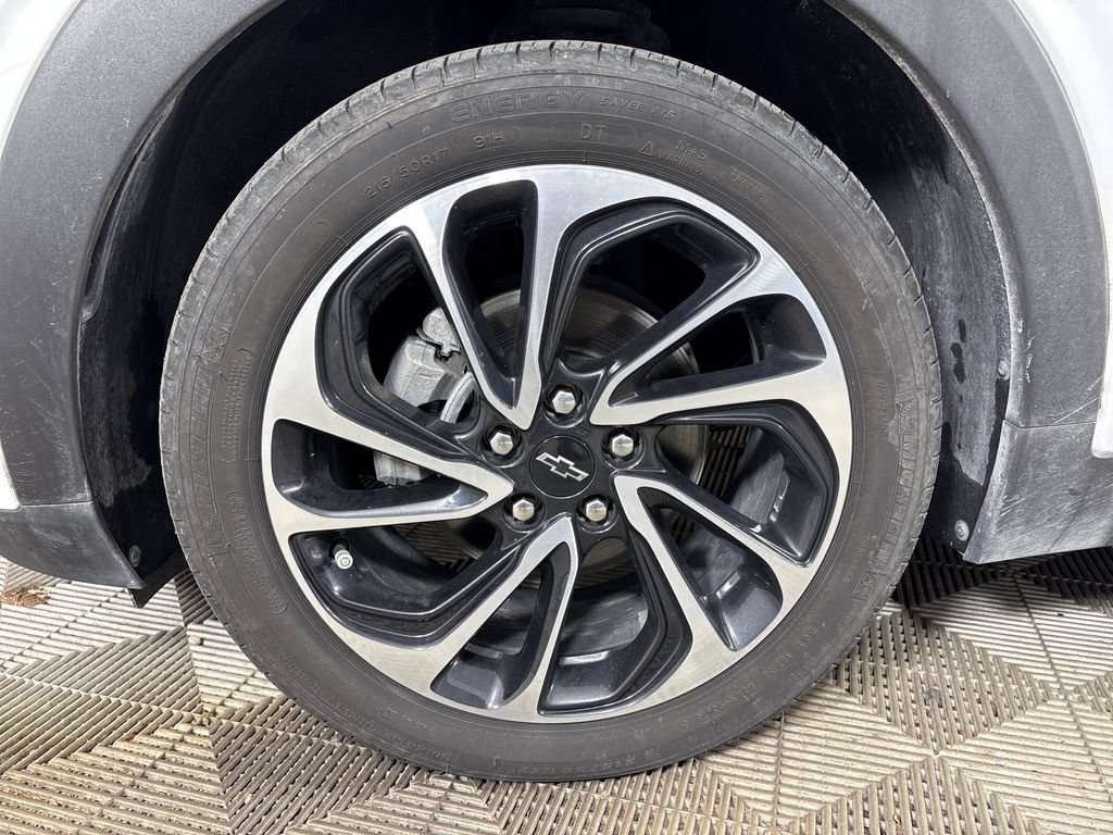 Used 2023 Chevrolet Bolt EUV Premier w/ Sun & Sound Package FWD image 15