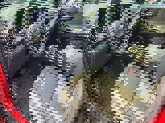 Used 2025 Chevrolet Equinox LT w/ Convenience Package II image 11