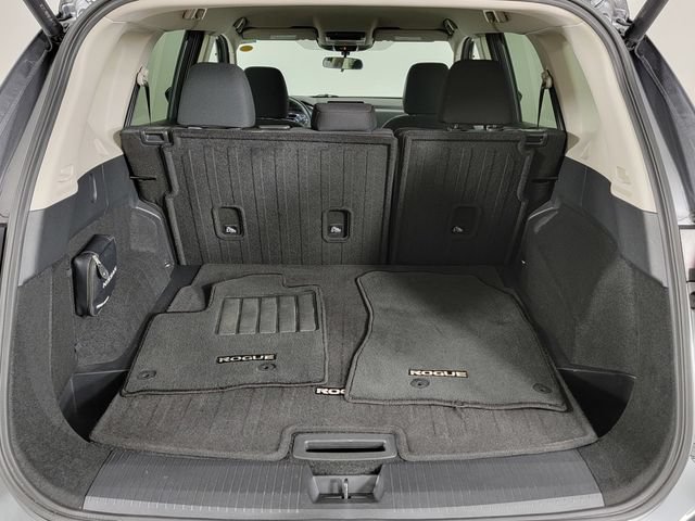 Used 2026 Nissan Rogue SV FWD image 16