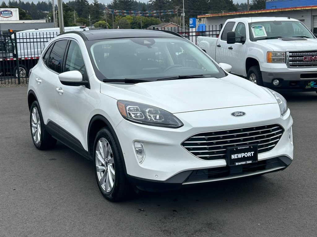 Certified 2022 Ford Escape Titanium w/ Titanium Elite Package AWD/4WD image 4