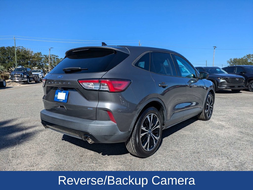 Certified 2021 Ford Escape SE w/ SE Sport Appearance Package FWD image 4