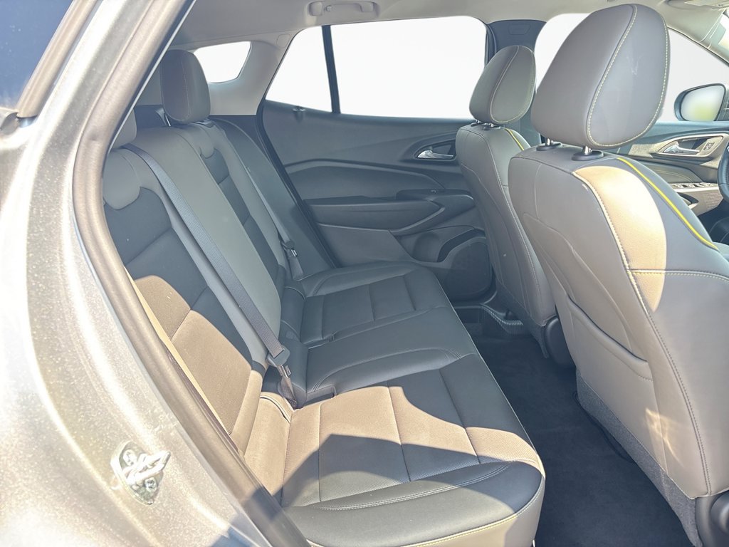 Used 2025 Chevrolet Trax ACTIV w/ Sunroof Package FWD image 15