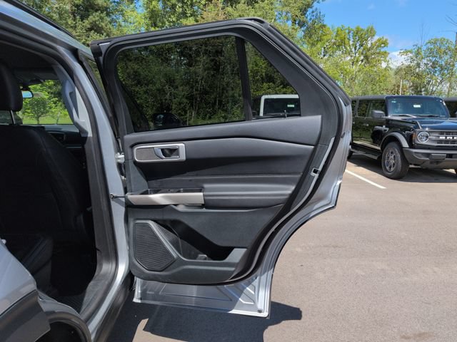 Certified 2023 Ford Explorer XLT w/ Equipment Group 202A AWD/4WD image 16