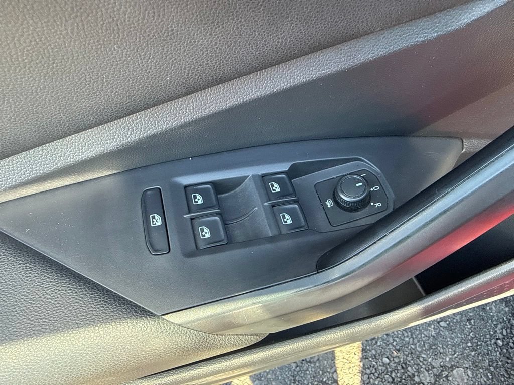Used 2019 Volkswagen Jetta R-Line w/ R-Line Cold Weather Package FWD image 16