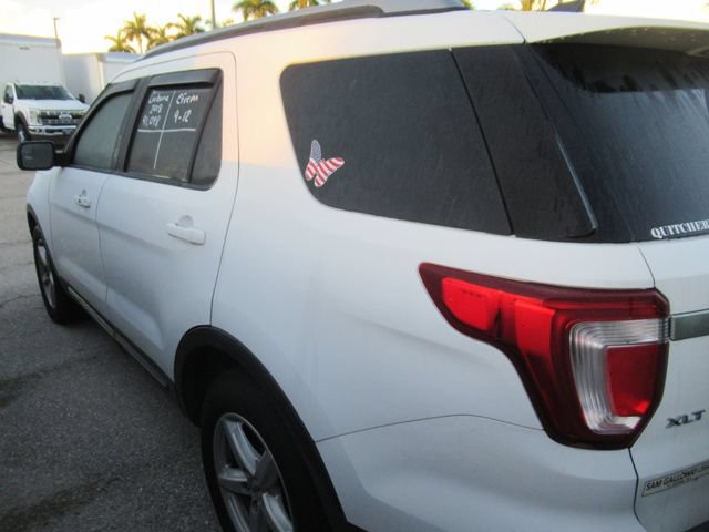 Certified 2018 Ford Explorer XLT FWD image 4