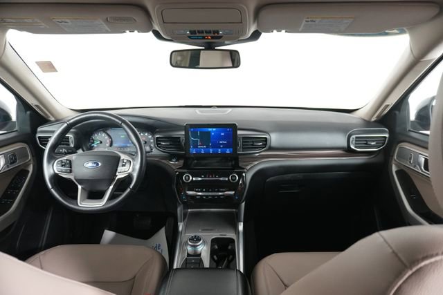 Certified 2021 Ford Explorer Limited w/ Hybrid Equipment Group 310A image 17