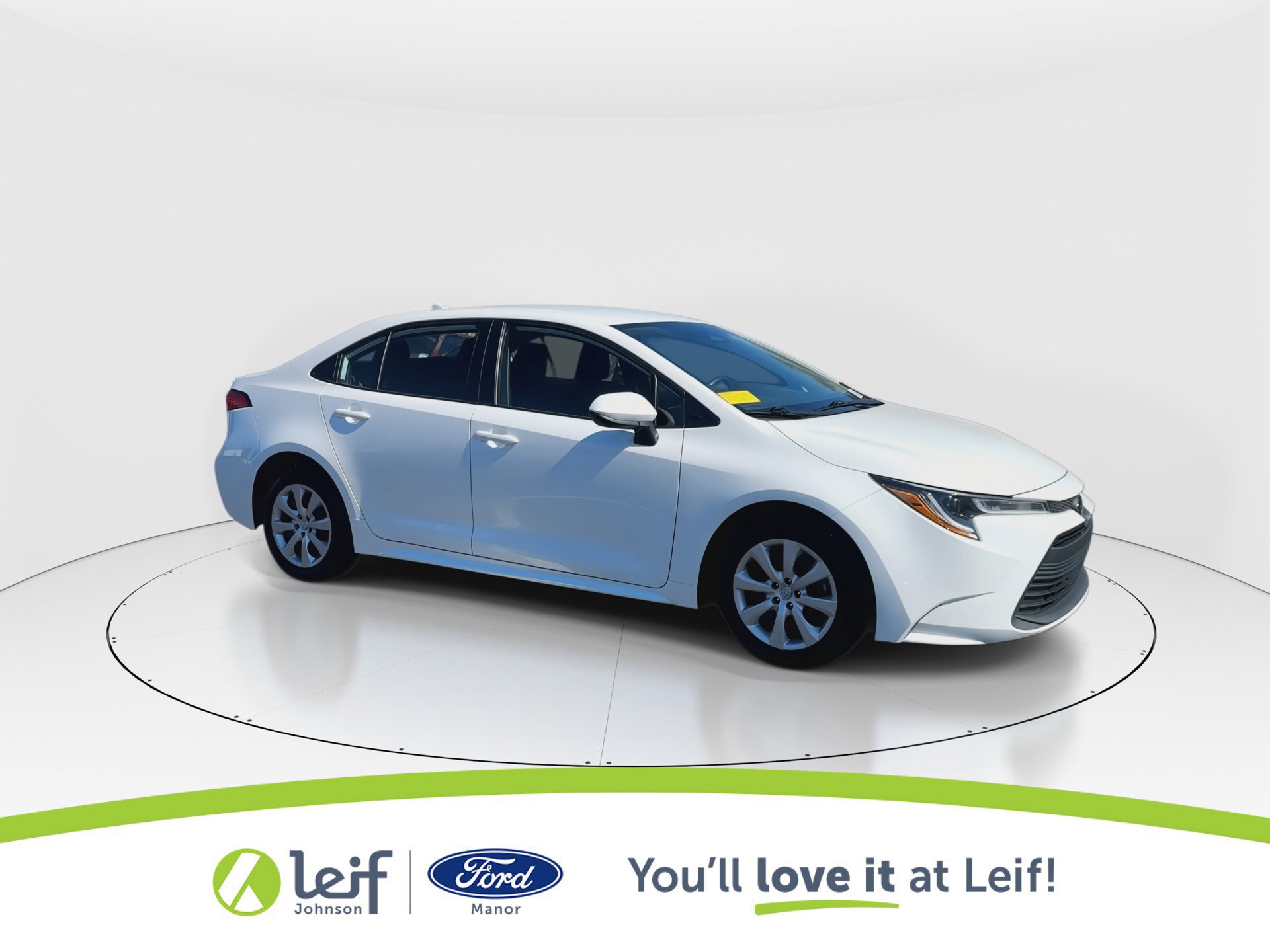 Used 2024 Toyota Corolla LE image 2