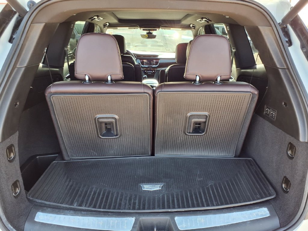 Used 2024 Cadillac XT6 Premium Luxury w/ Technology Package FWD image 30