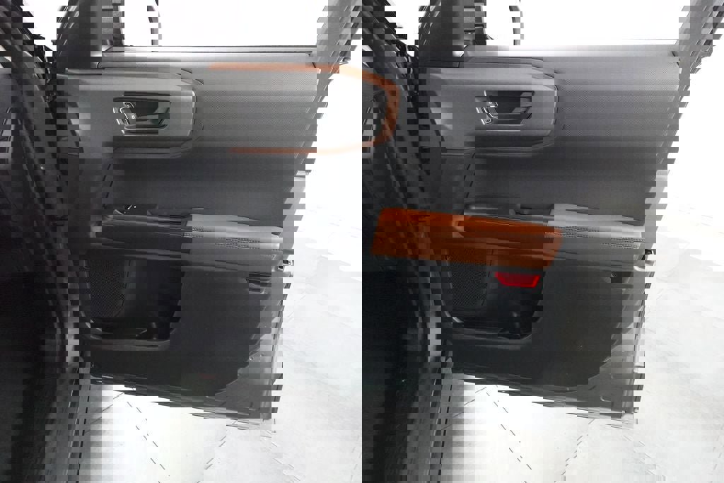 Certified 2025 Ford Bronco Sport Outer Banks w/ Outer Banks Tech Package+ AWD/4WD image 32