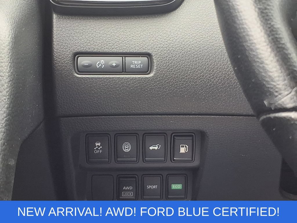 Used 2020 Nissan Rogue SV AWD/4WD image 17