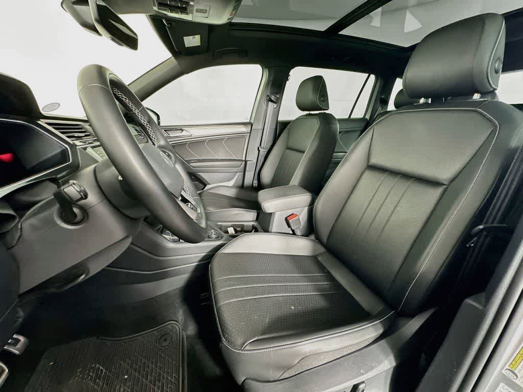 Used 2023 Volkswagen Tiguan SE R-Line AWD/4WD image 11