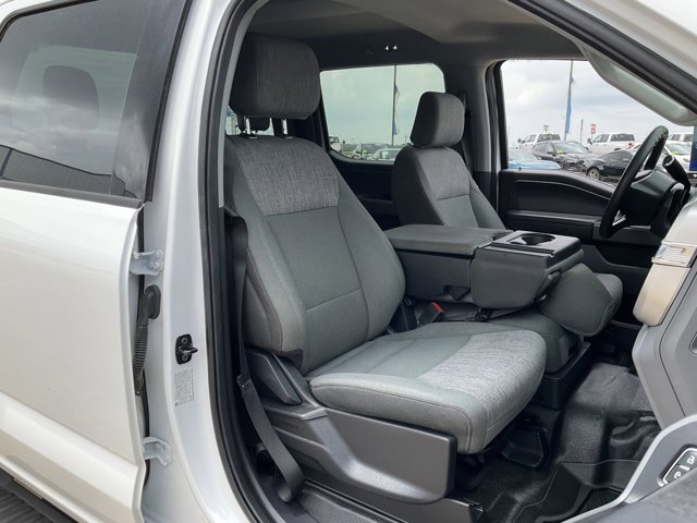 Certified 2025 Ford F250 XLT w/ Black Appearance Package AWD/4WD image 18