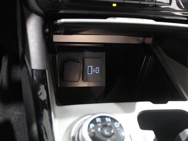 Certified 2023 Ford Explorer ST-Line w/ Class IV Trailer Tow Package image 18