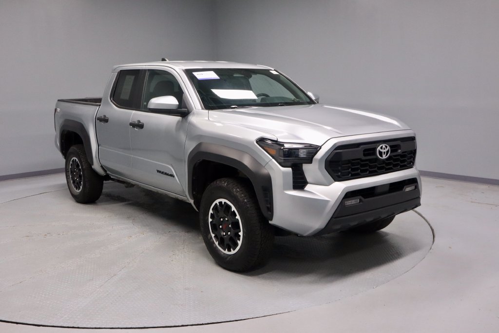 Used 2025 Toyota Tacoma TRD Off-Road AWD/4WD image 1