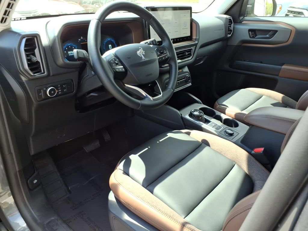 Certified 2025 Ford Bronco Sport Outer Banks w/ Outer Banks Tech Package+ AWD/4WD image 12