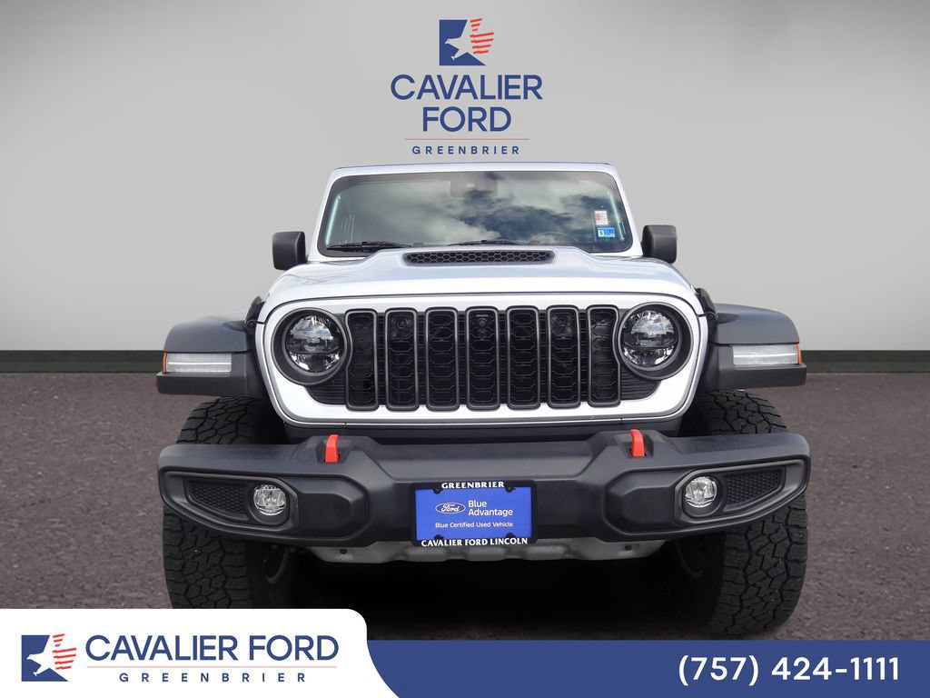 Used 2024 Jeep Gladiator Mojave w/ Technology Group AWD/4WD image 5