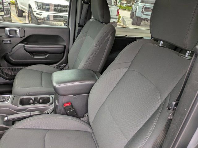 Used 2020 Jeep Wrangler Sport image 16