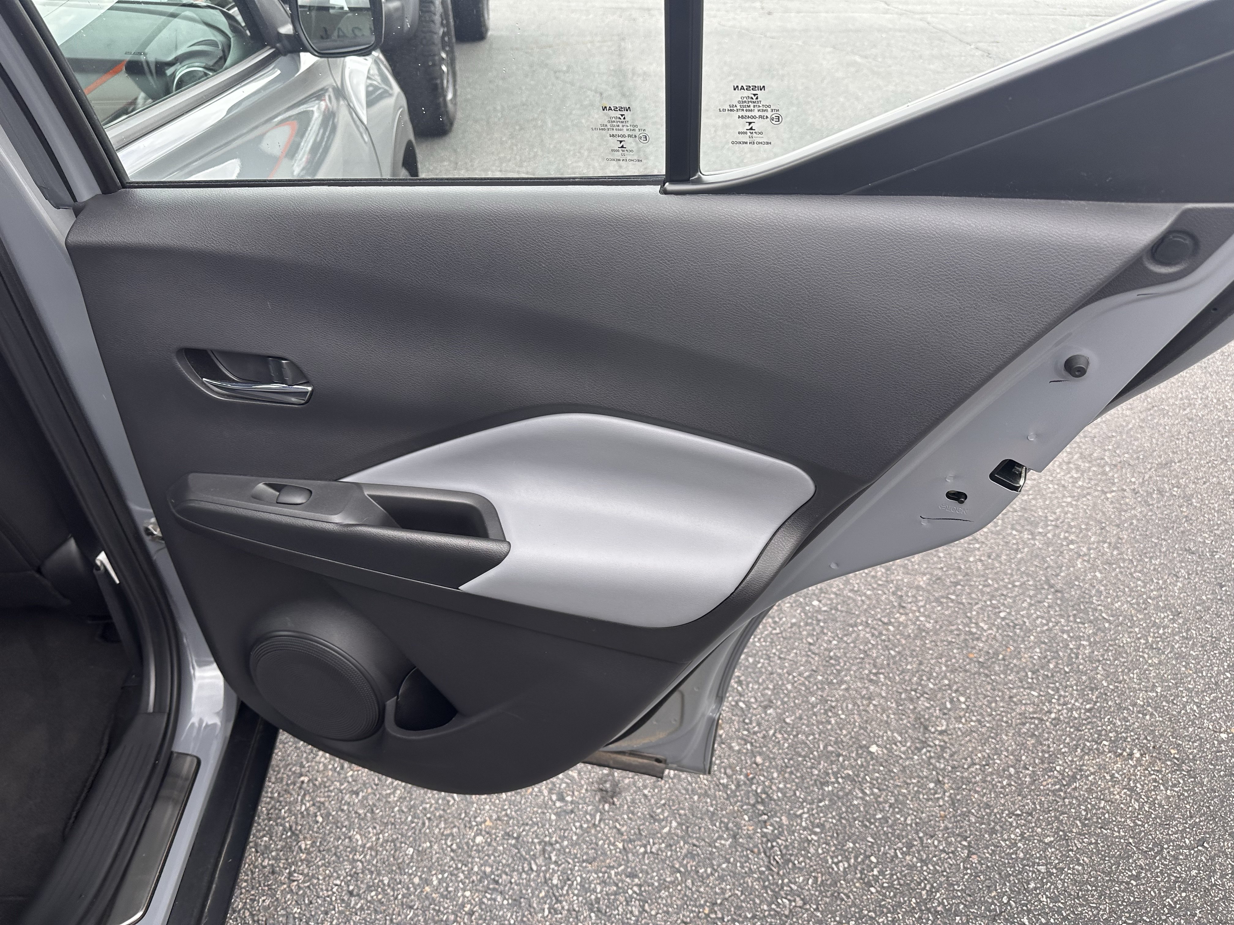 Used 2022 Nissan Kicks SR w/ Premium Package FWD image 15