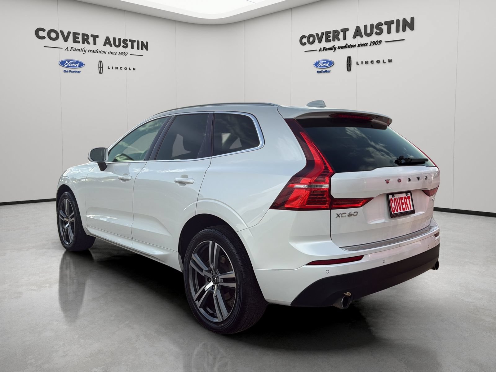 Used 2021 Volvo XC60 T5 Momentum w/ Premium Package AWD/4WD image 4
