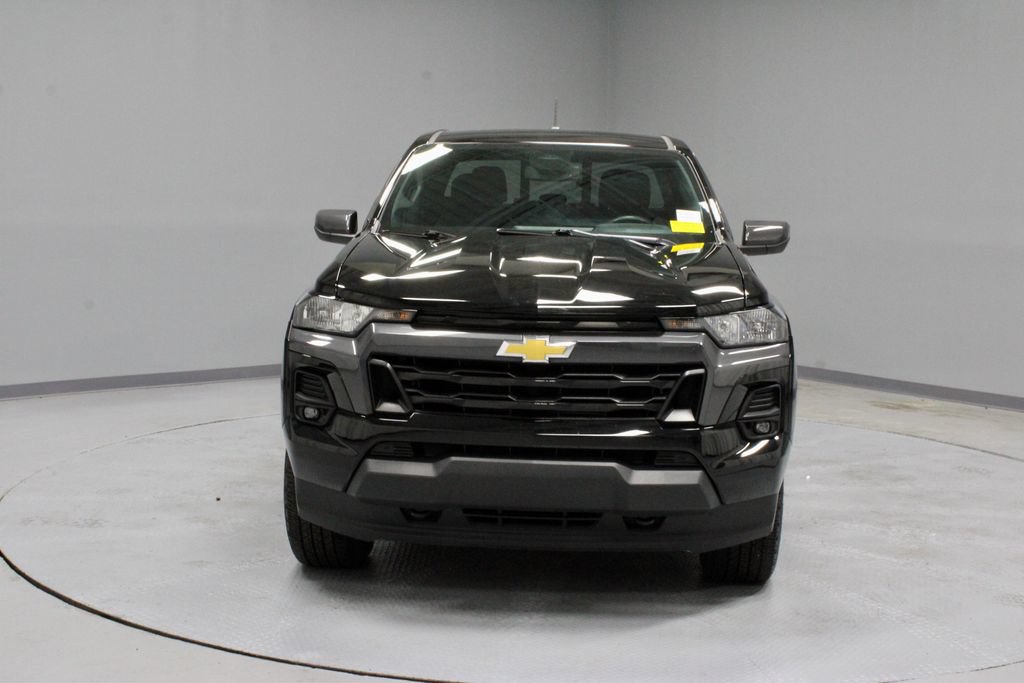Used 2023 Chevrolet Colorado LT w/ LT Convenience Package II AWD/4WD image 4