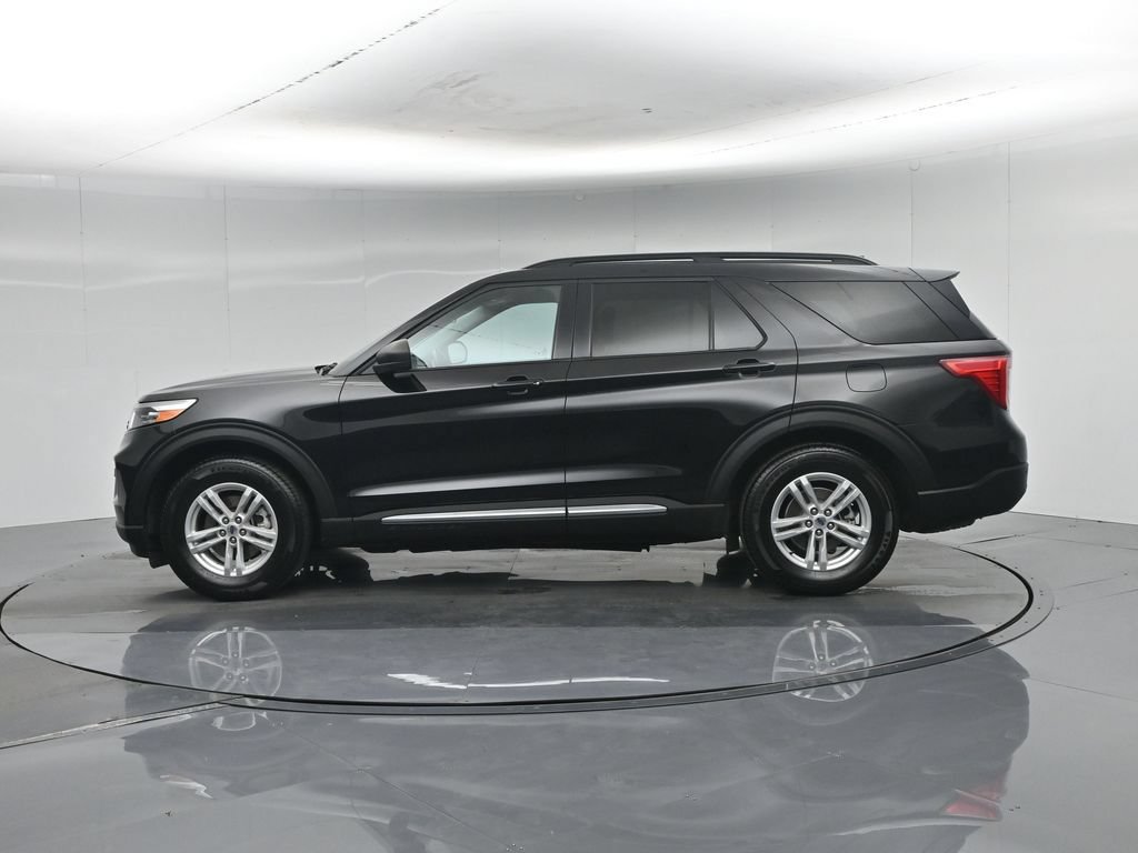 Certified 2024 Ford Explorer XLT RWD image 25