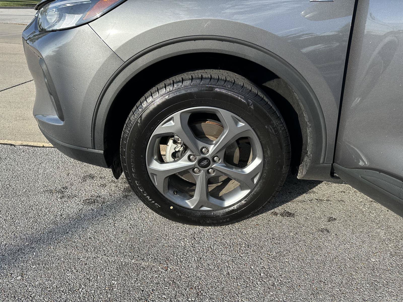 Certified 2025 Ford Escape ST-Line Select AWD/4WD image 10