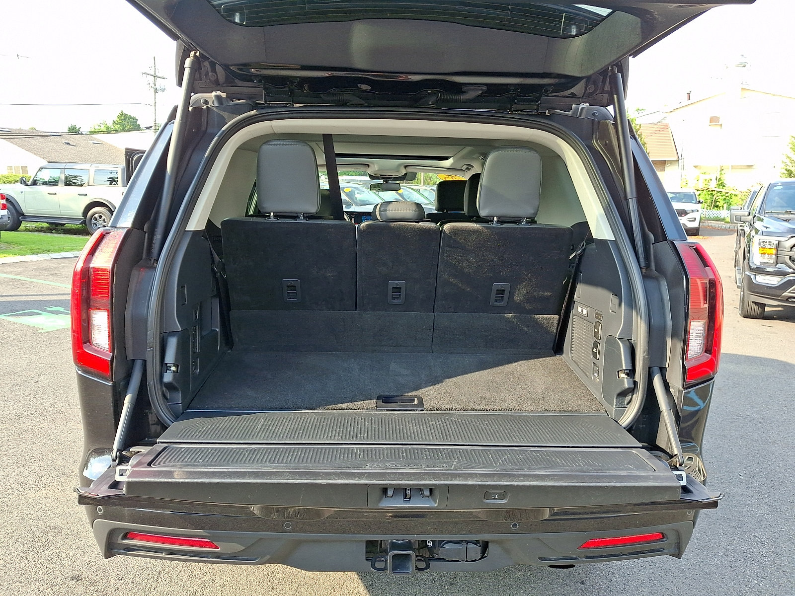 Certified 2025 Ford Expedition Active AWD/4WD image 31