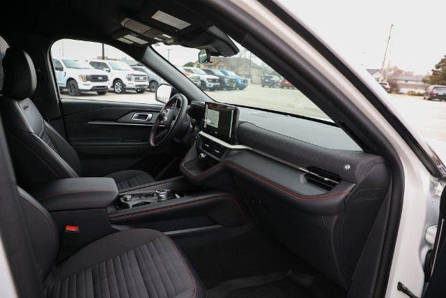 Certified 2025 Ford Explorer ST-Line image 38