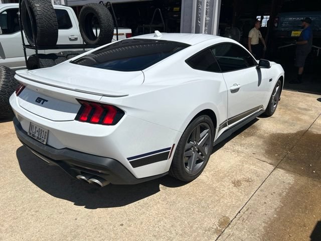 Certified 2025 Ford Mustang GT Premium RWD image 3