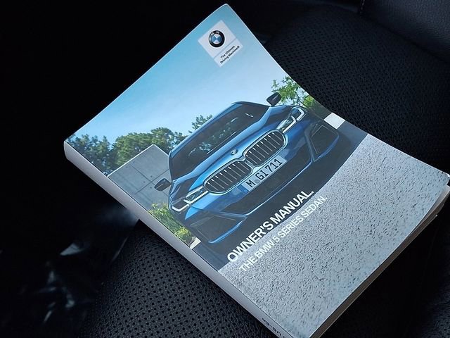 Used 2021 BMW 530i xDrive w/ Premium Package image 30