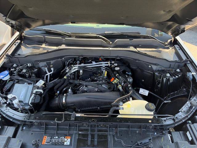 Certified 2025 Ford Explorer Active w/ Active Comfort Package RWD image 29