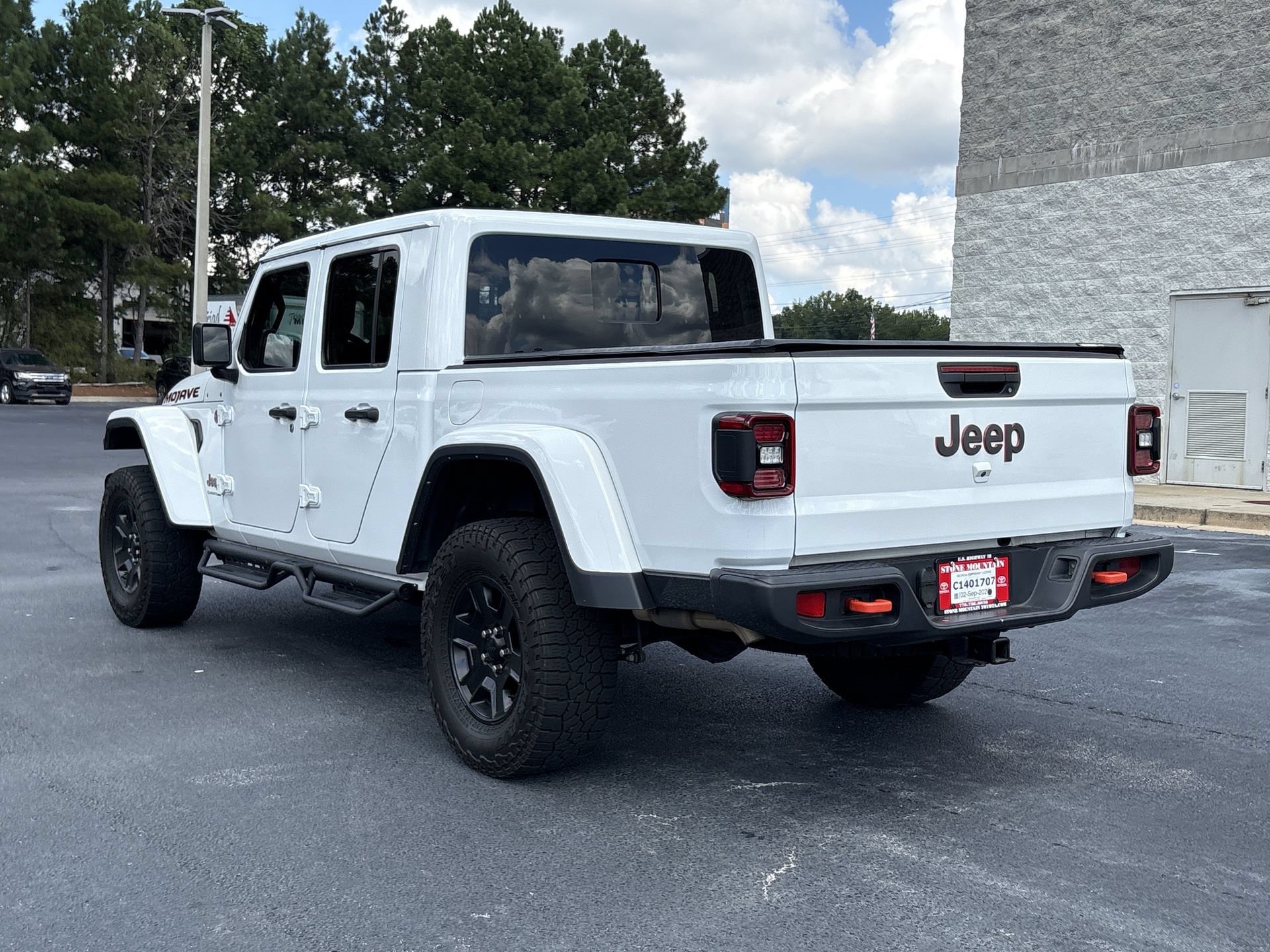 Used 2023 Jeep Gladiator Mojave w/ LED Lighting Group AWD/4WD image 19