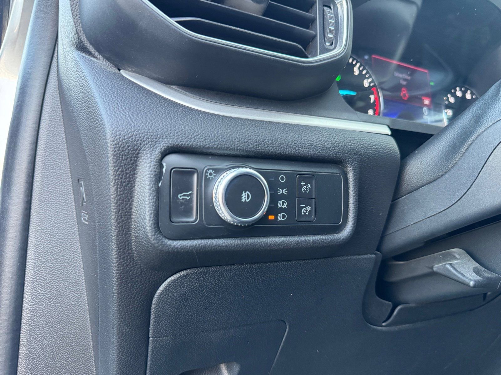 Certified 2021 Ford Explorer XLT w/ Equipment Group 202A image 22