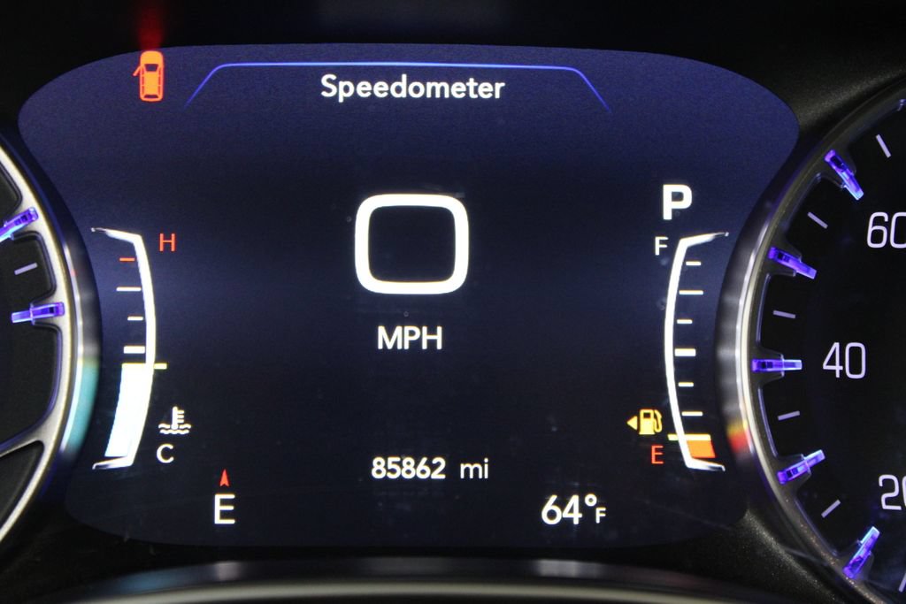Used 2023 Chrysler Pacifica Limited FWD image 40