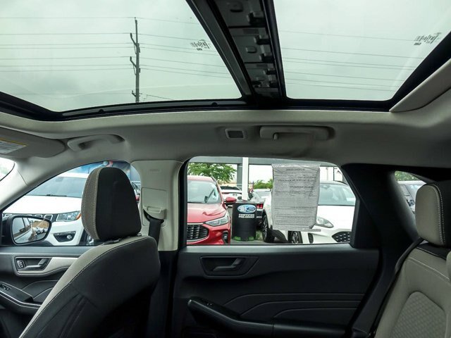 Certified 2022 Ford Escape SE w/ SE Sport Appearance Package AWD/4WD image 16