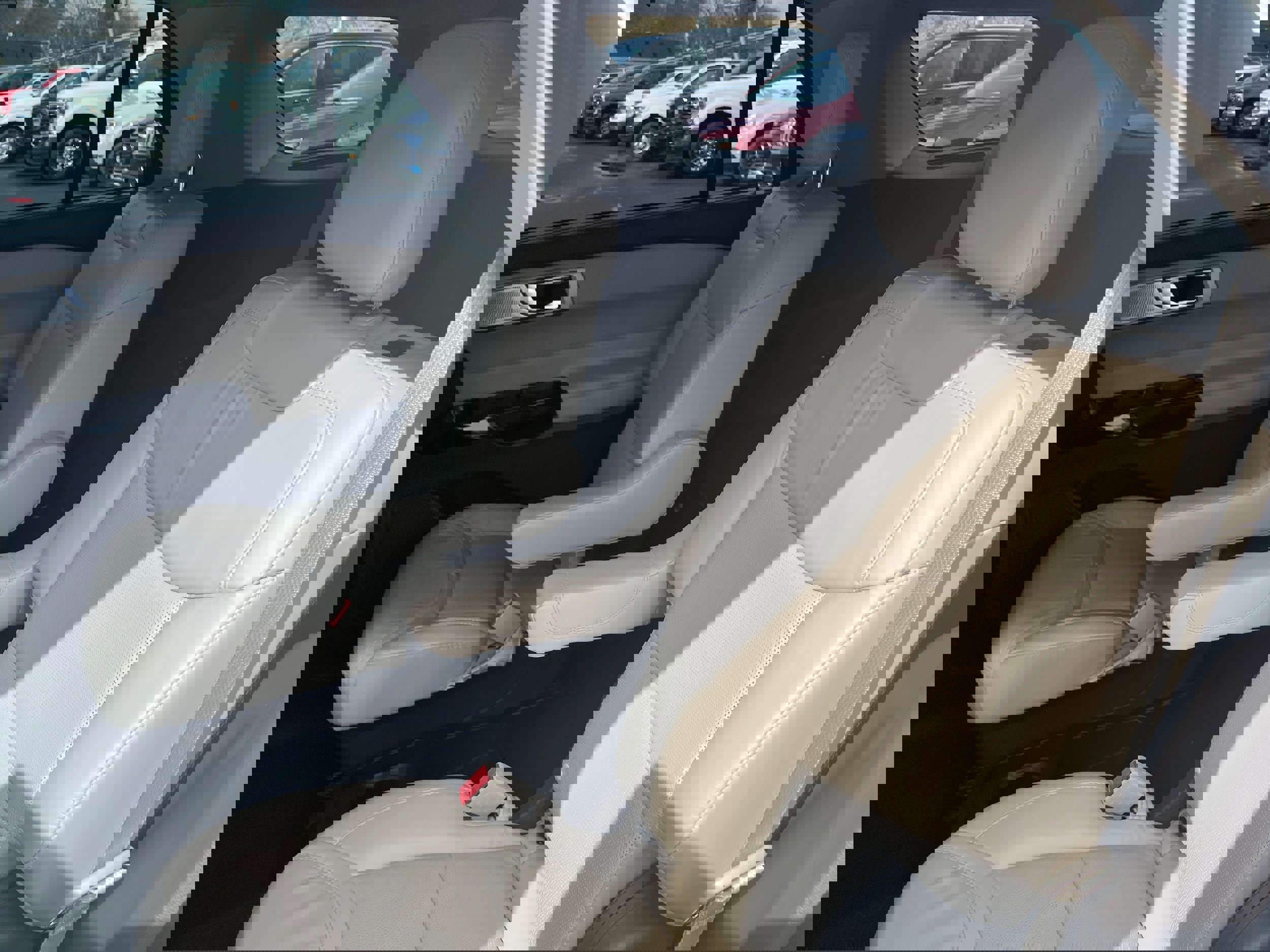 Certified 2021 Ford Explorer Platinum w/ Equipment Group 601A image 13