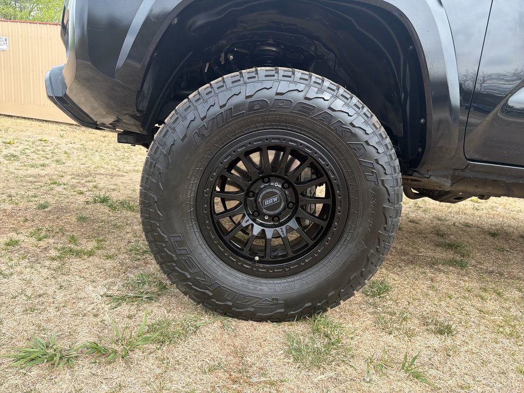 Used 2022 Toyota Tacoma TRD Sport w/ Technology Package AWD/4WD image 35