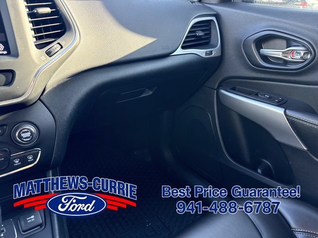 Used 2022 Jeep Cherokee Latitude w/ Trailer Tow Group AWD/4WD image 22