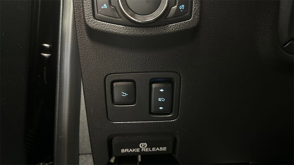 Certified 2017 Ford F350 Platinum w/ Platinum Ultimate Package image 45