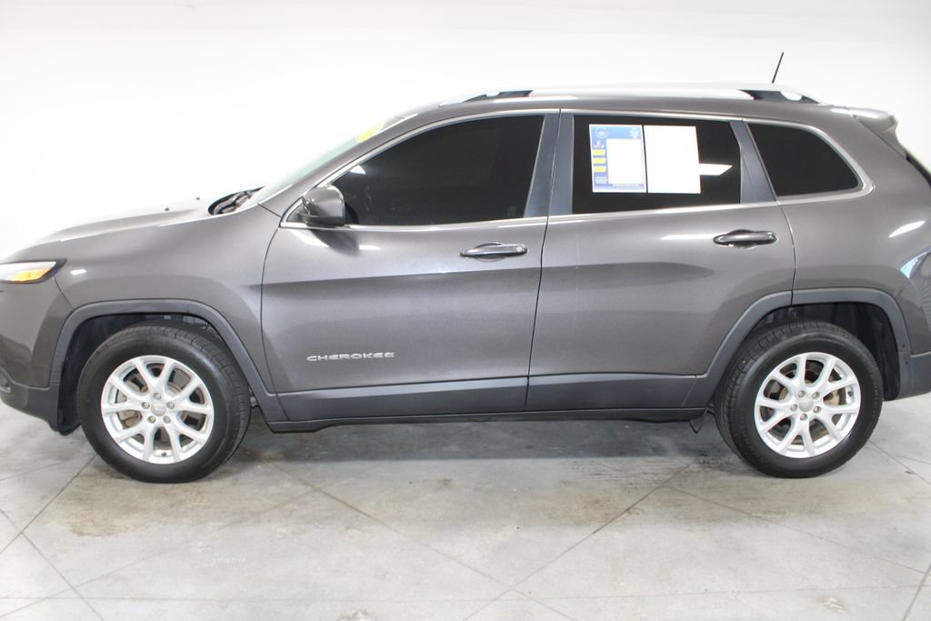 Used 2018 Jeep Cherokee Latitude Plus FWD image 7