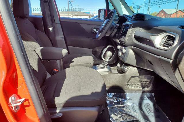 Used 2021 Jeep Renegade Latitude image 22