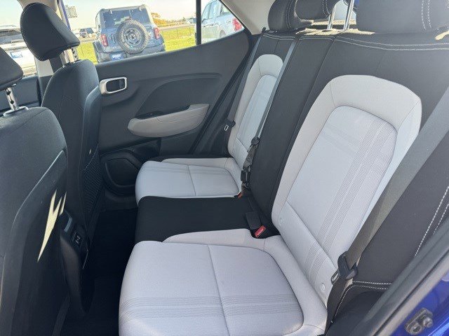 Used 2024 Hyundai Venue SEL image 25